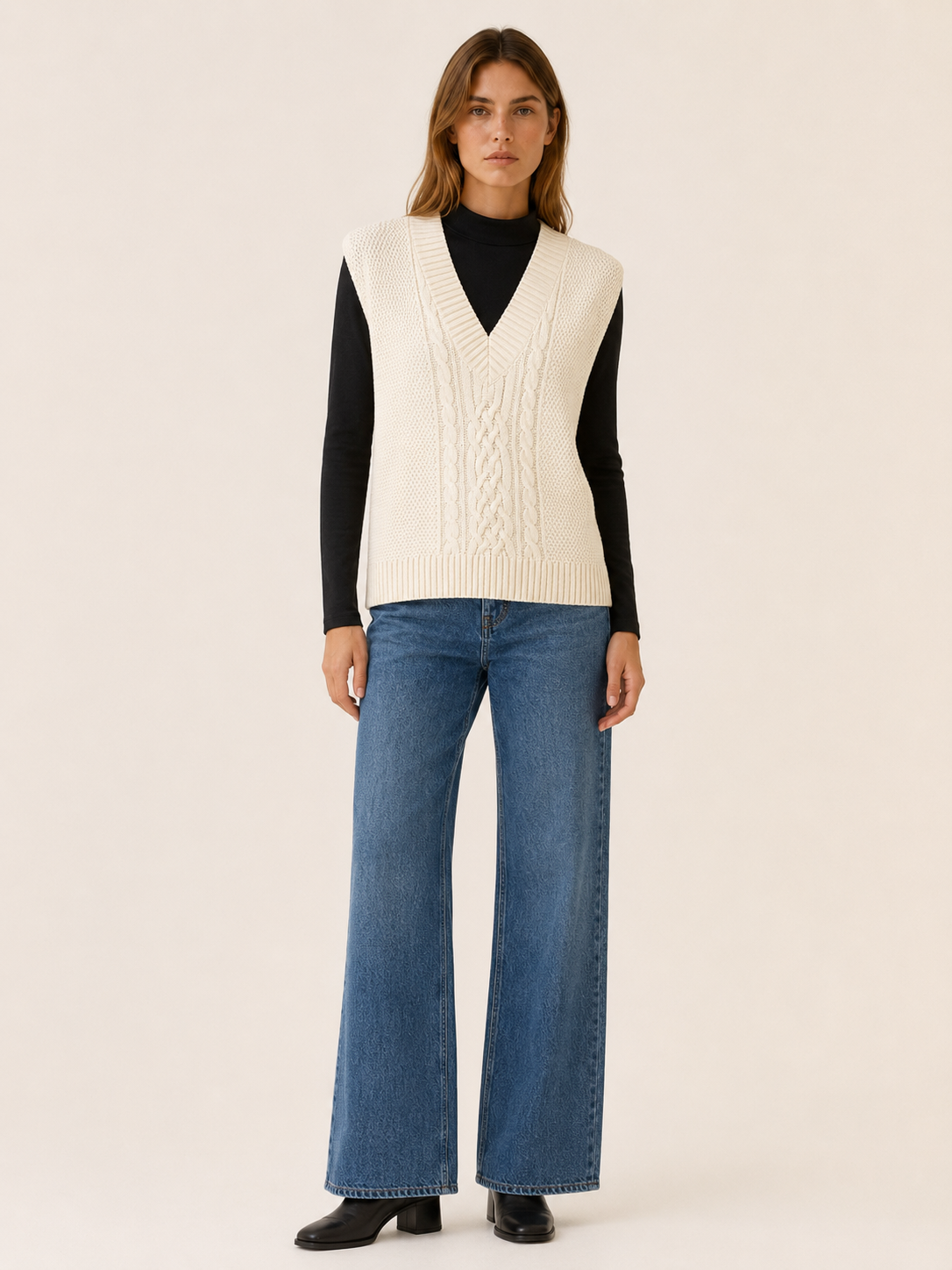 Aldith | Sweater Vest with V-Neck and Raised Braid Detail