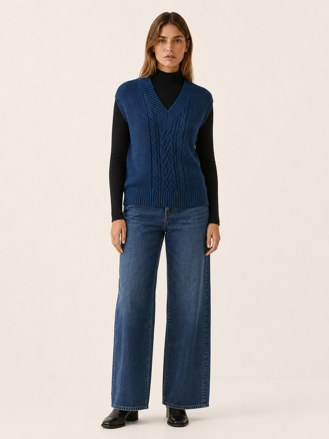 Aldith | Sweater Vest with V-Neck and Raised Braid Detail