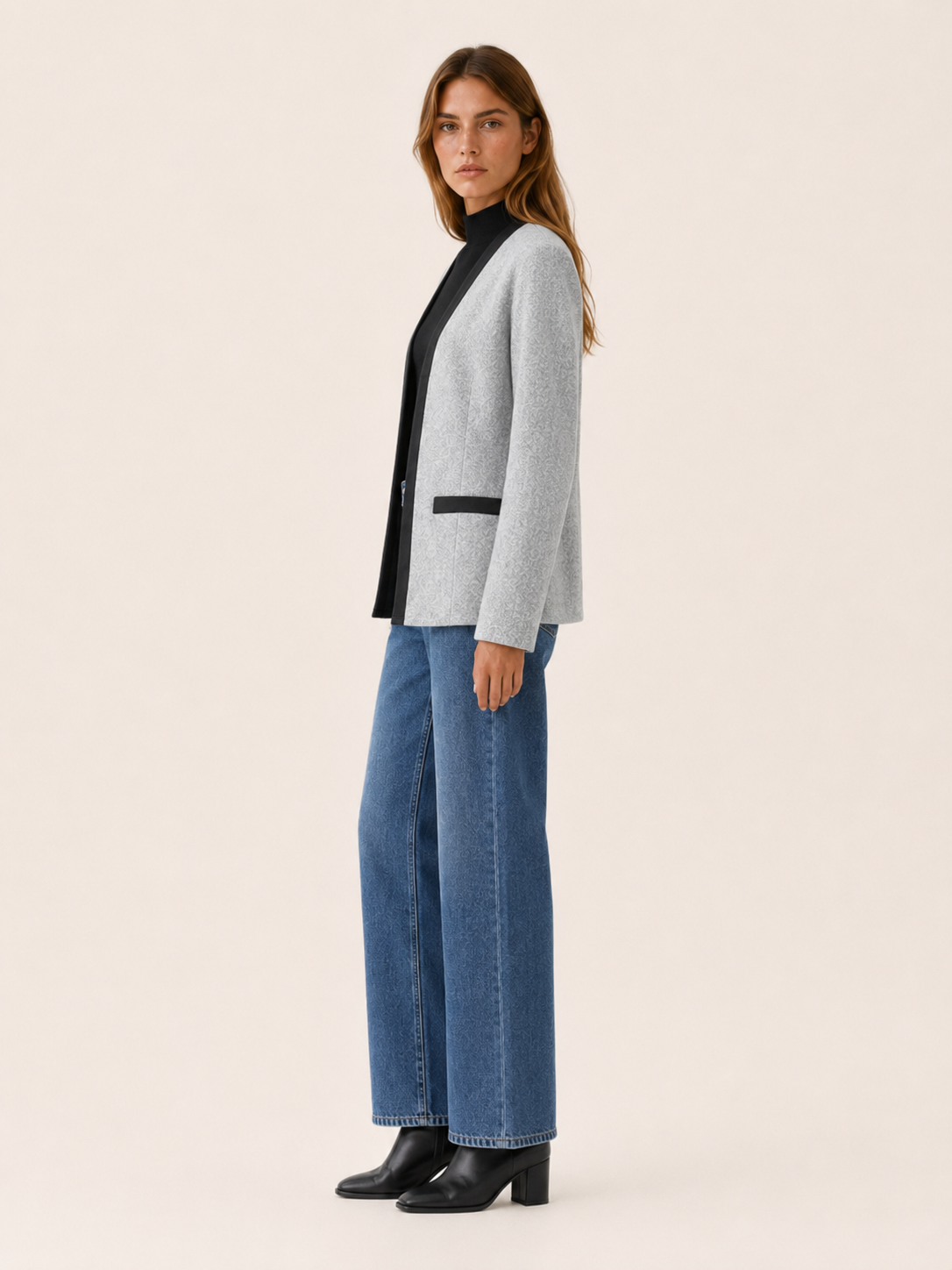 Aurembiaix | Women’s Blazer with Contrast Trim and Open Front