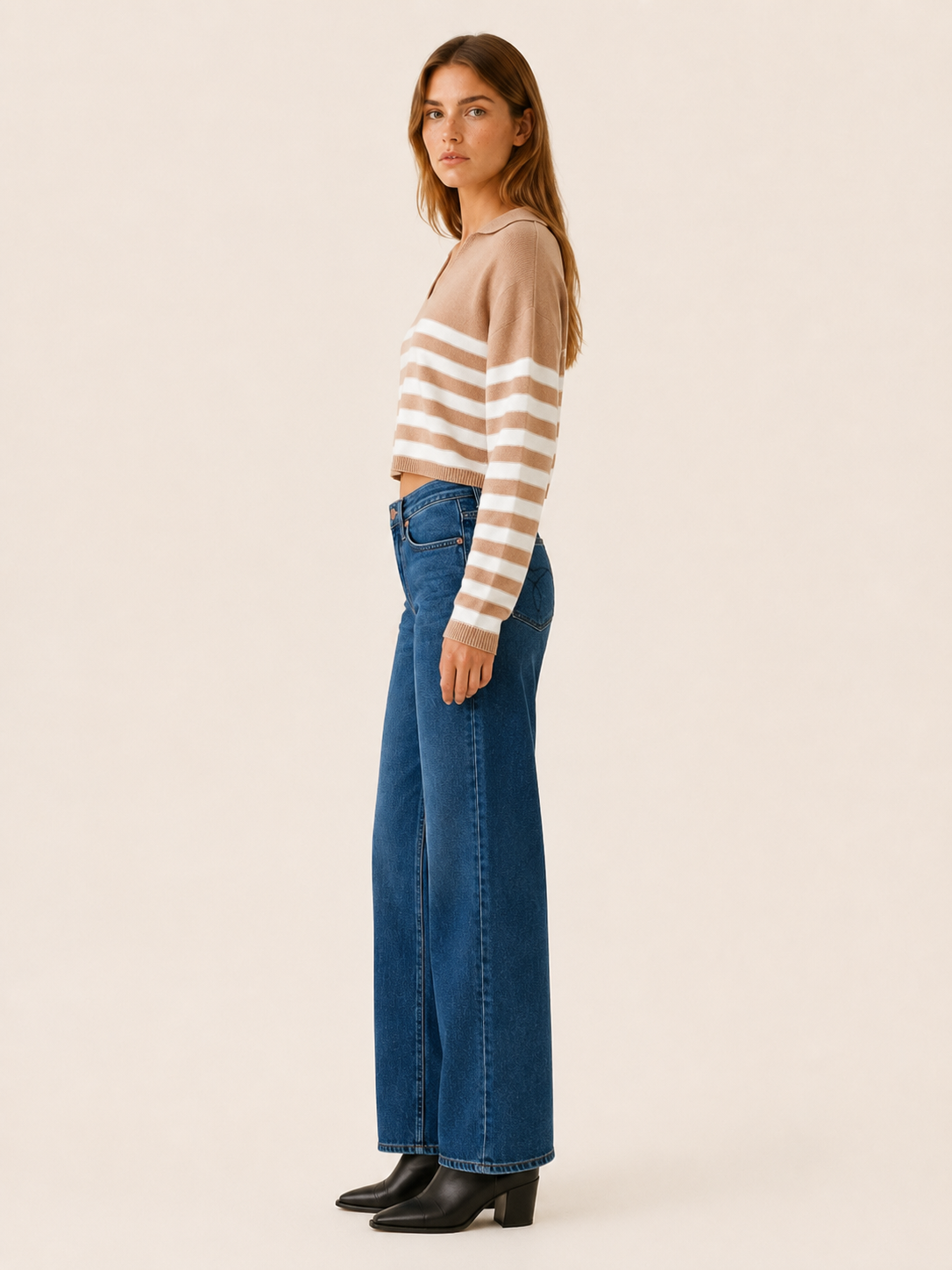 Averique | V Neck Sweater with Striped Design and Open Collar
