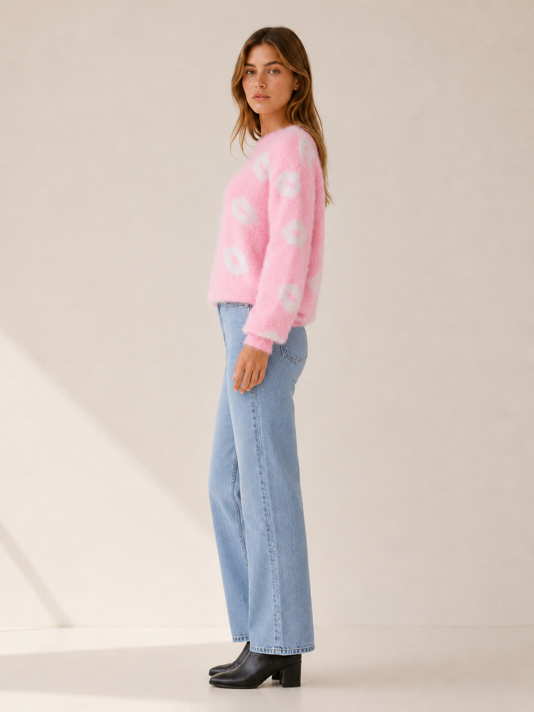 Calithra | Round Neck Sweater with Lips Motif