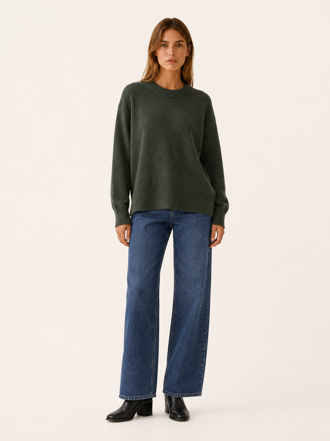 Cendrine | Knit Sweater with Round Neck and Relaxed Fit