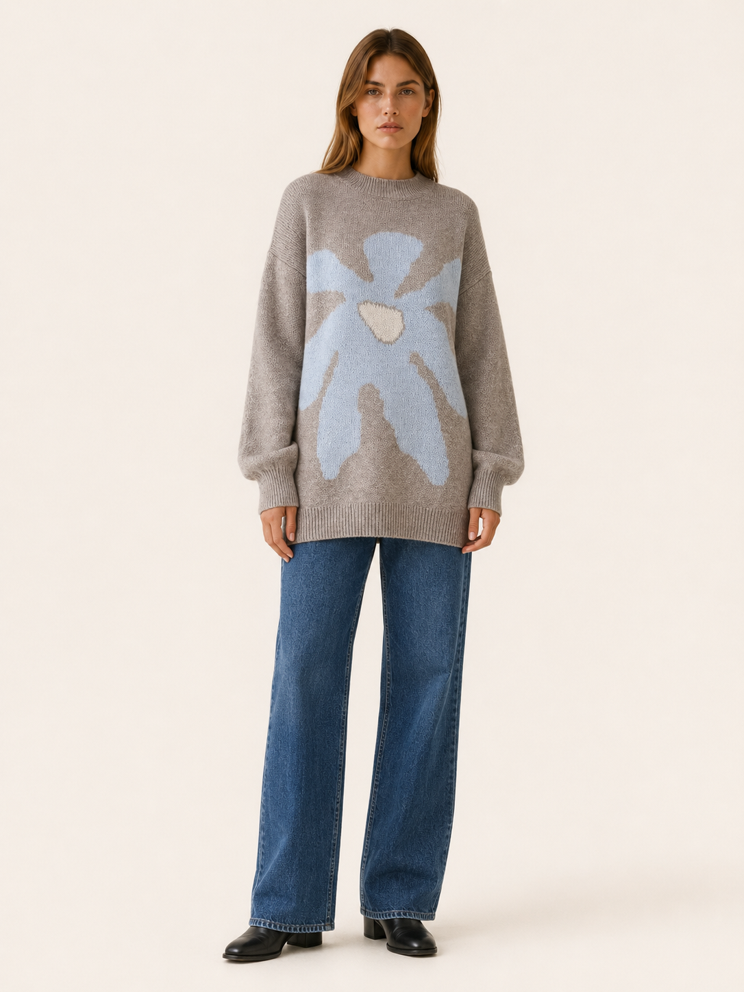 Dorevyn | Knit Sweater with Floral Motif and Oversized Fit