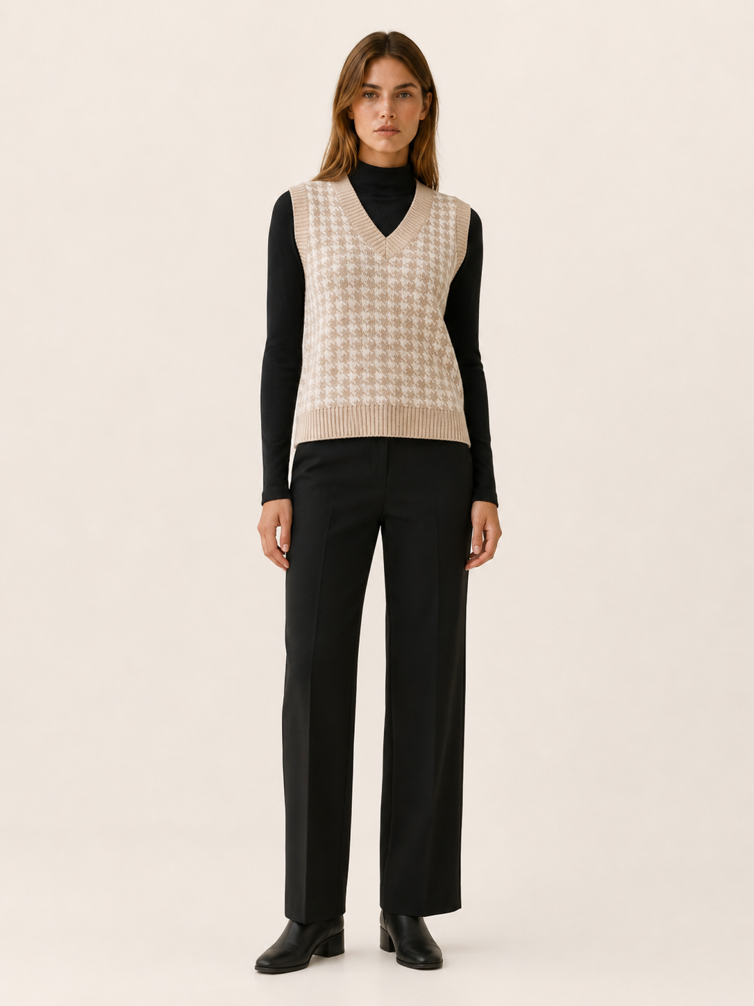 Evadne | Jumper Vest with Houndstooth Pattern and V-Neck