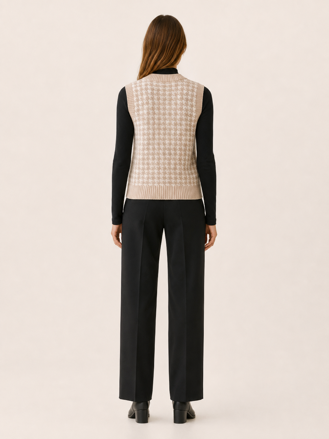 Evadne | Jumper Vest with Houndstooth Pattern and V-Neck