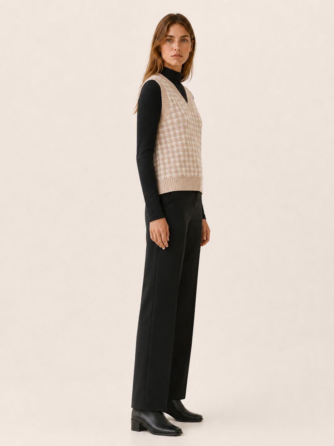 Evadne | Jumper Vest with Houndstooth Pattern and V-Neck