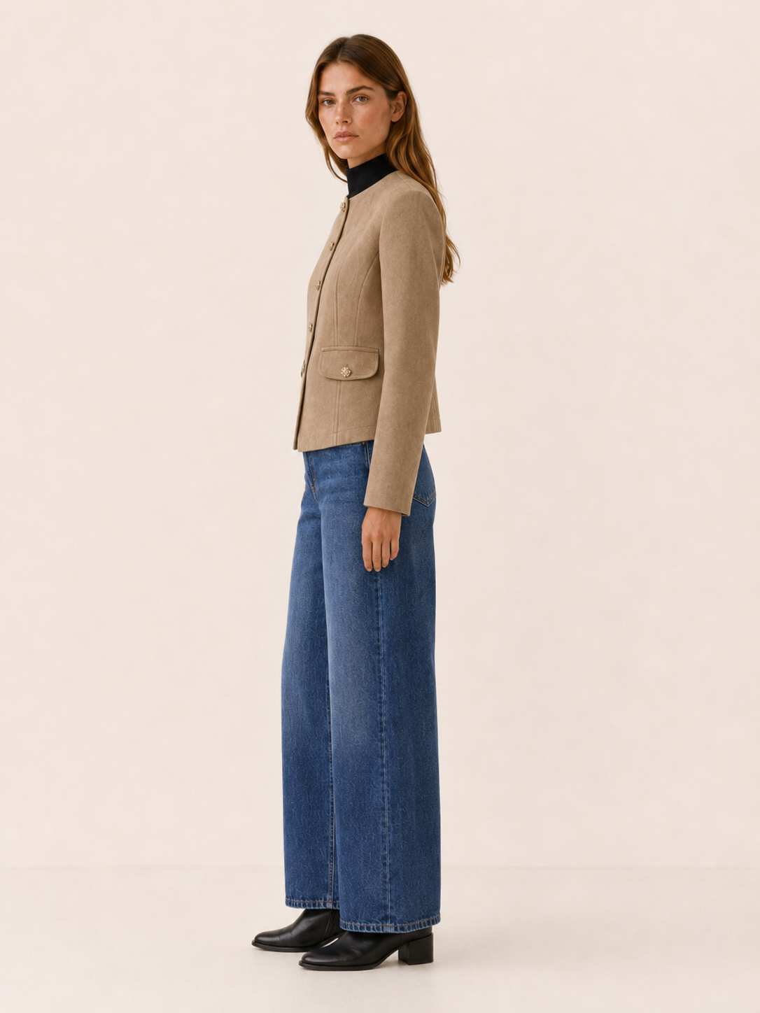 Marcella | Cropped Blazer with Gold Buttons and Tailored Fit