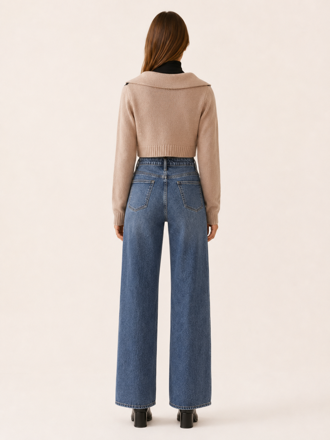 Meravie | Cropped Sweater with Argyle Pattern and V-Neck