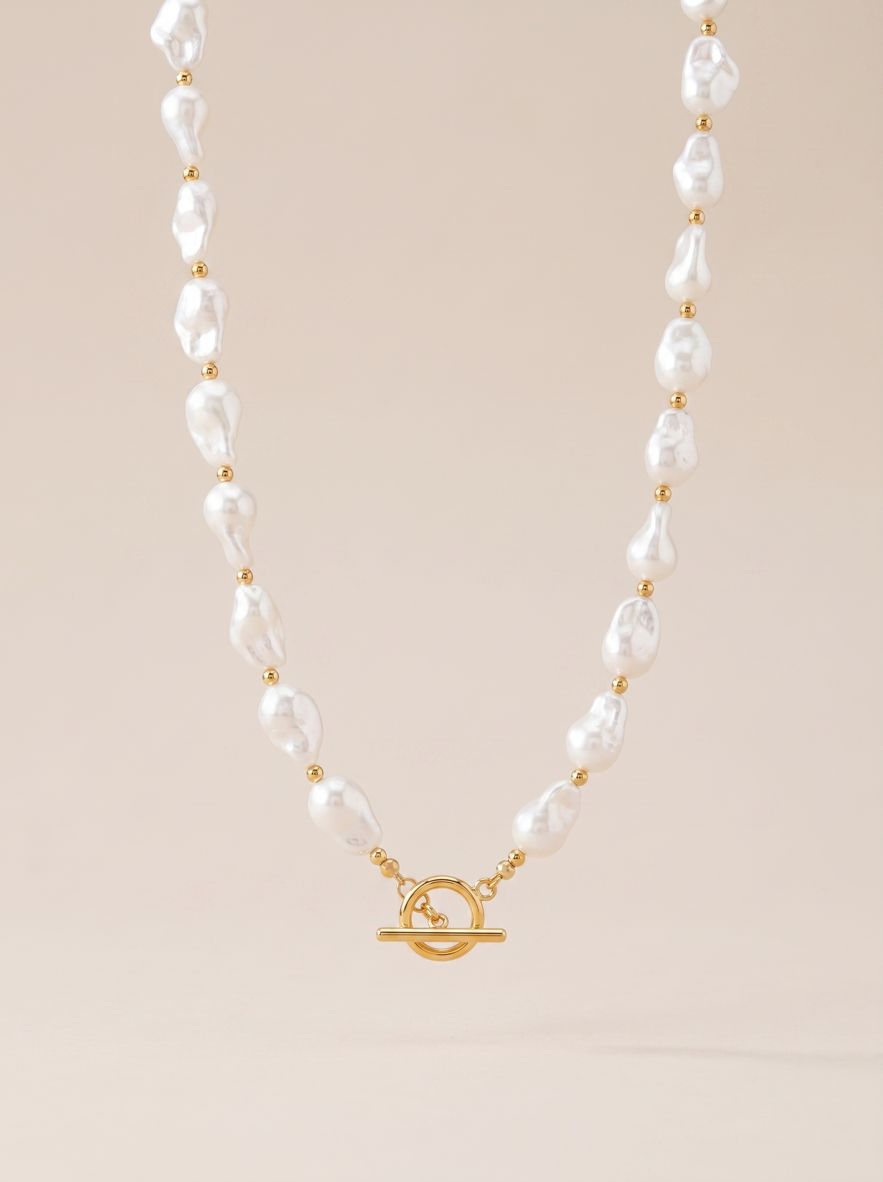 Nellie | Pearl Necklace with Toggle Clasp