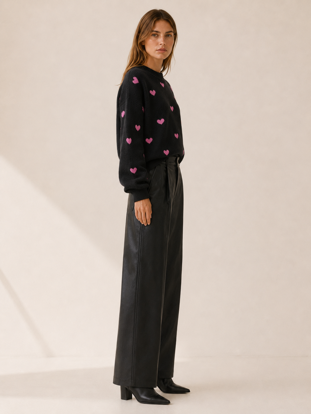 Nerine | Jumper with Heart Pattern and Round Neck