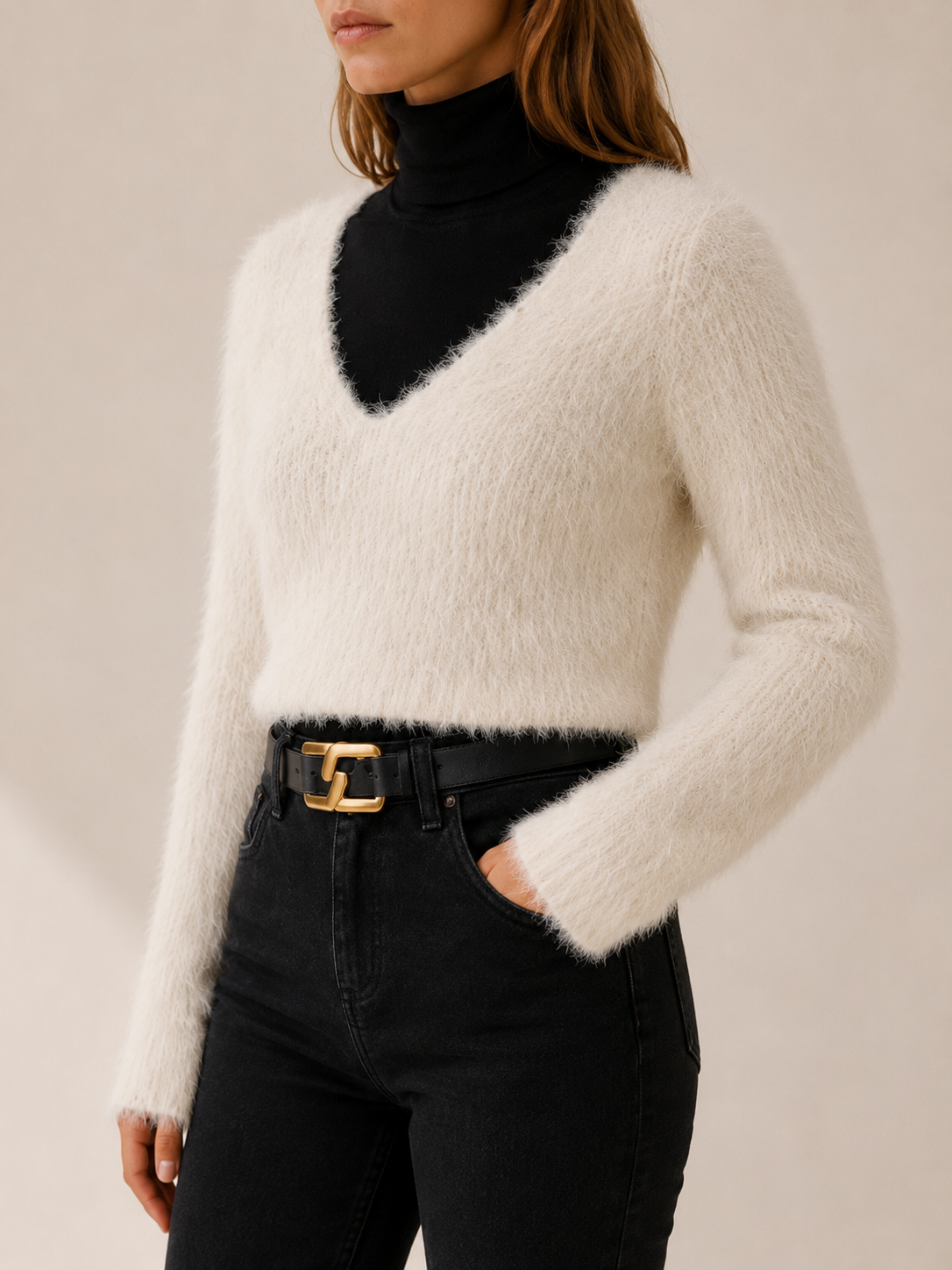 Nolwenn | V-Neck Jumper with Cropped Fit and Long Sleeves