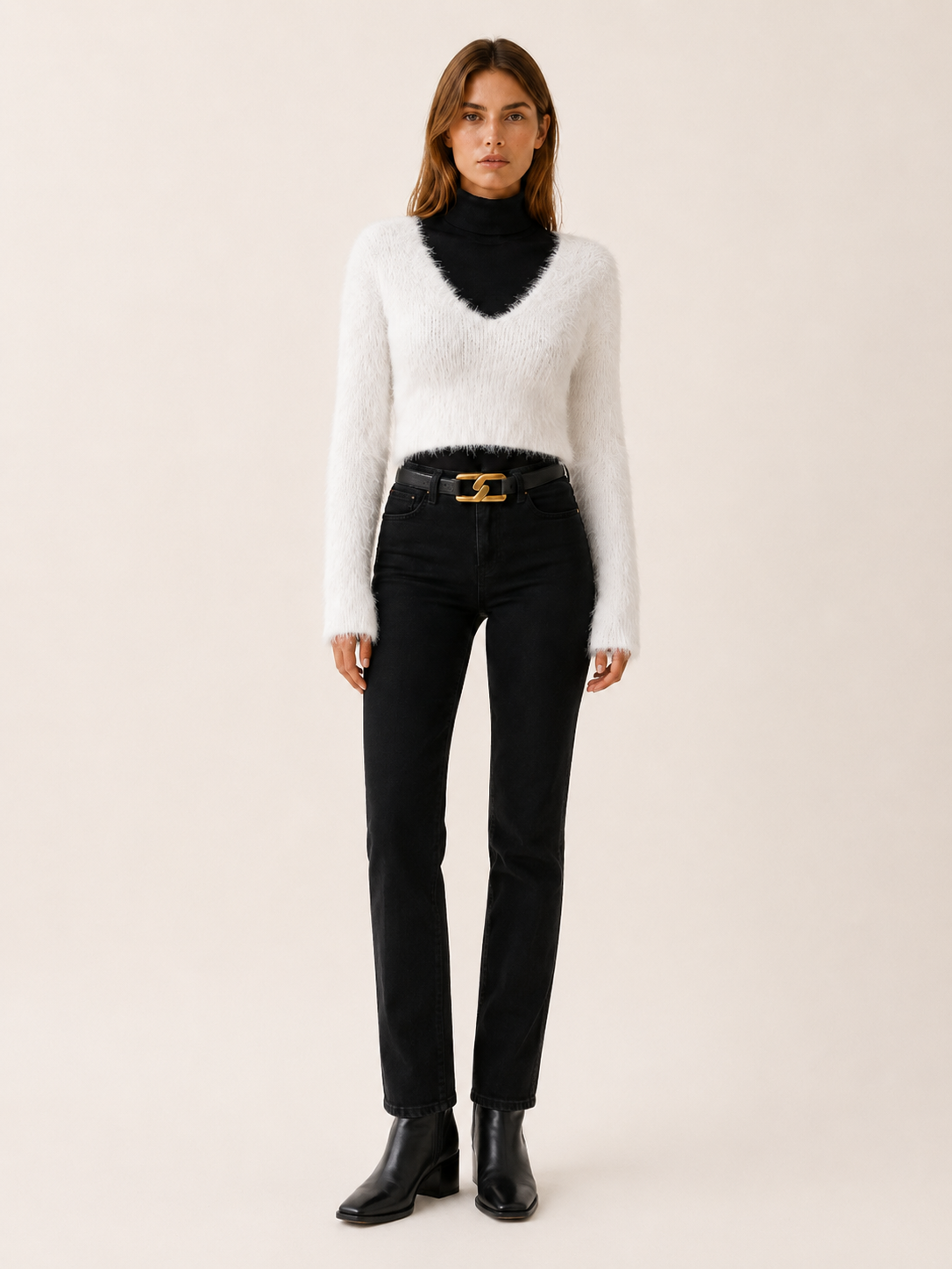 Nolwenn | V-Neck Jumper with Cropped Fit and Long Sleeves