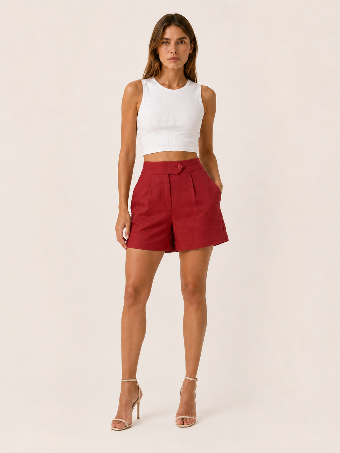 Norwyn | High-Waisted Shorts with Pleated Detail Tailored Fit