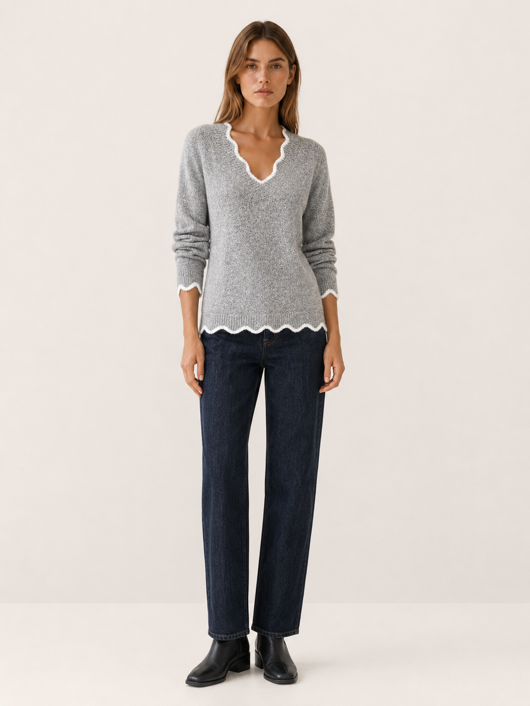 Tanith | V-Neck Jumper with Scalloped Contrast Trim