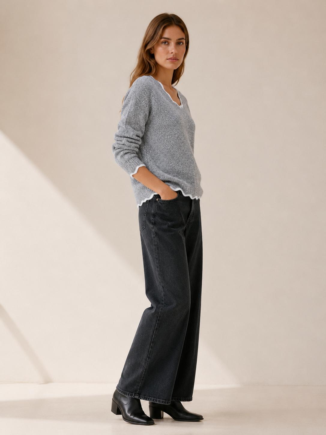 Tanith | V-Neck Jumper with Scalloped Contrast Trim