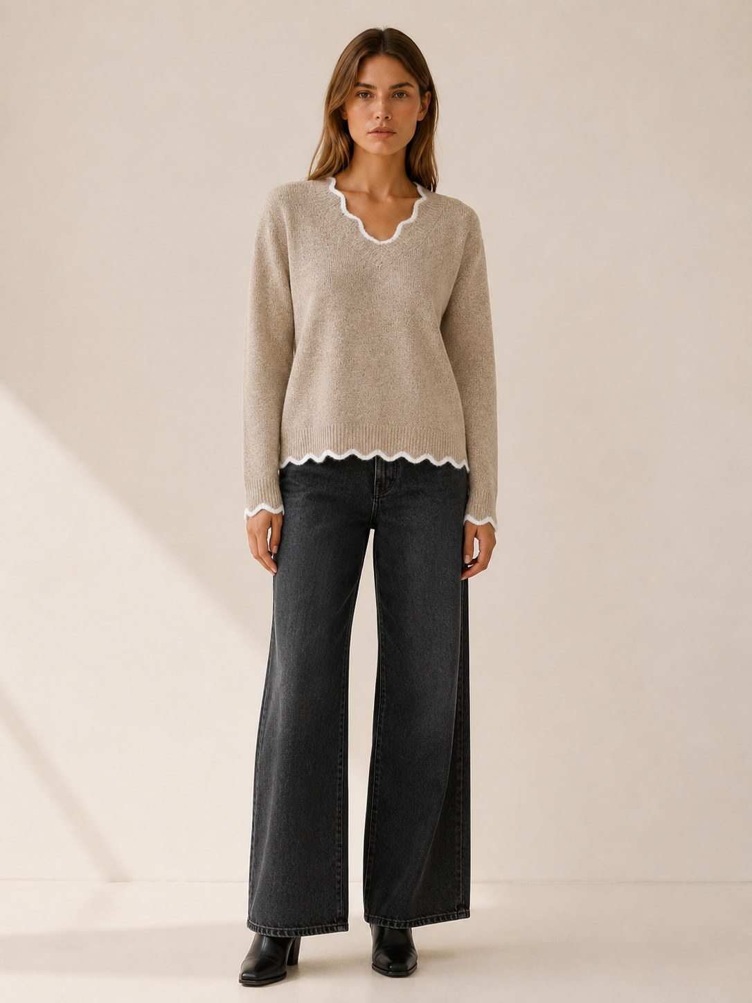 Tanith | V-Neck Jumper with Scalloped Contrast Trim