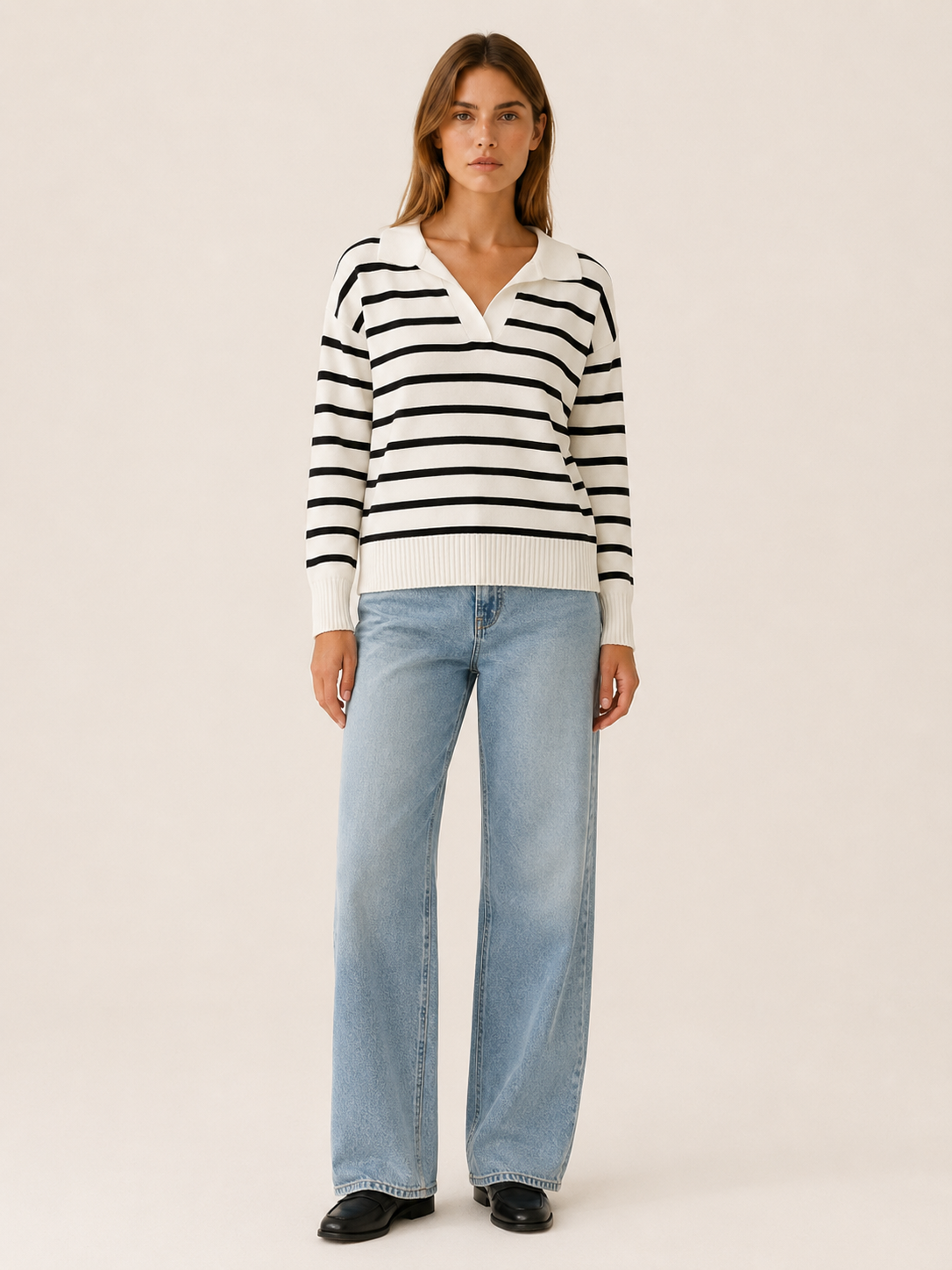 Tavressa | Collared Jumper with V-Neck and Striped Design