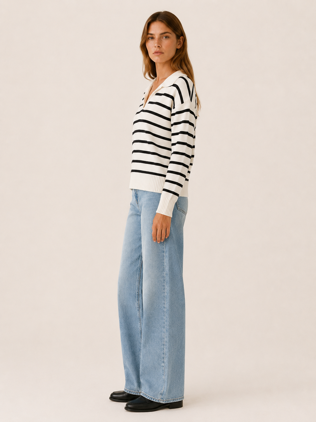 Tavressa | Collared Jumper with V-Neck and Striped Design