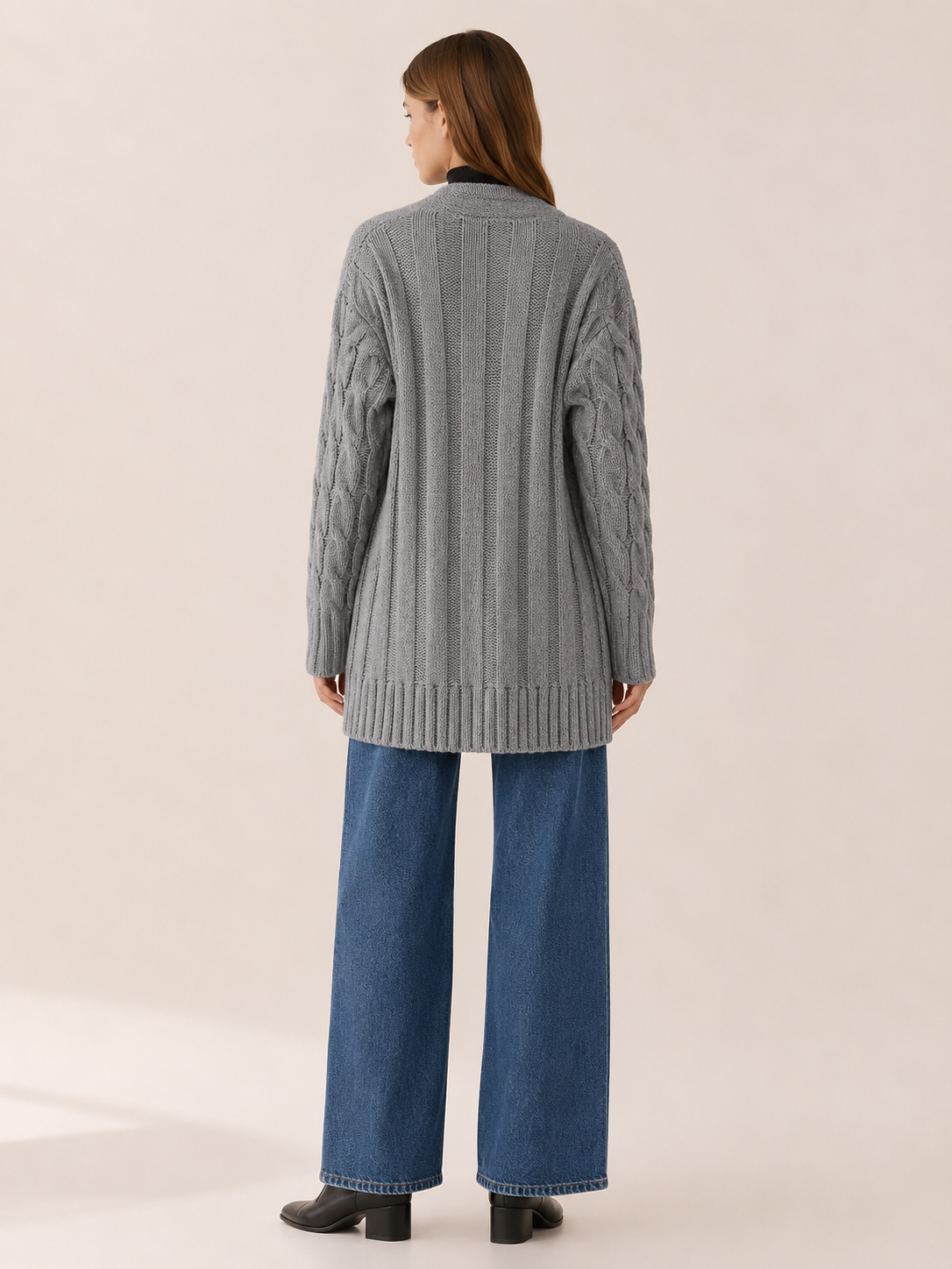 Vaerlyn | Button Down Cardigan with Cable Detail Pockets