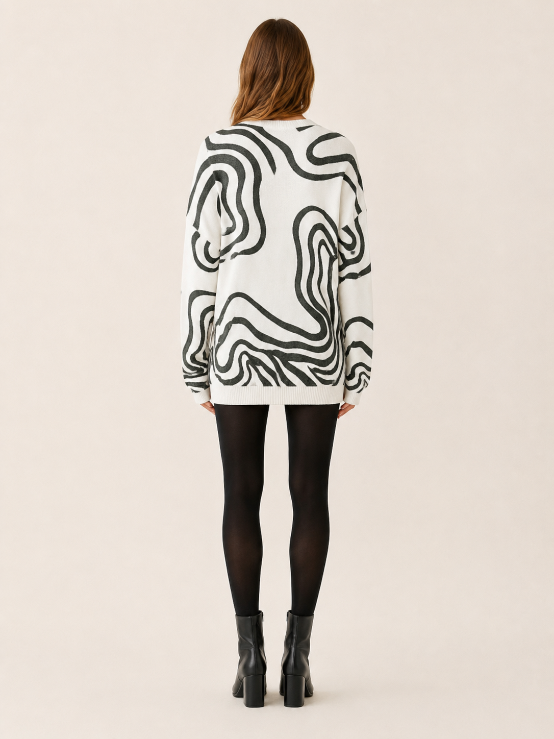 Vandrelle | Oversized Jumper with Wave Pattern