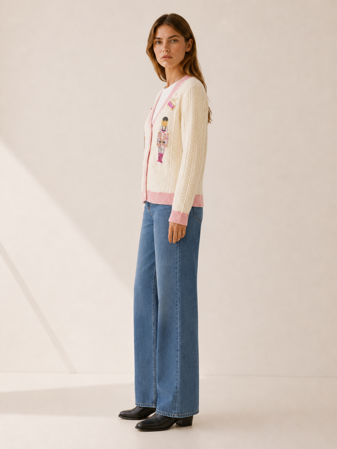 Velnoria | Sweater Vest with V-Neck and Raised Braid Detail