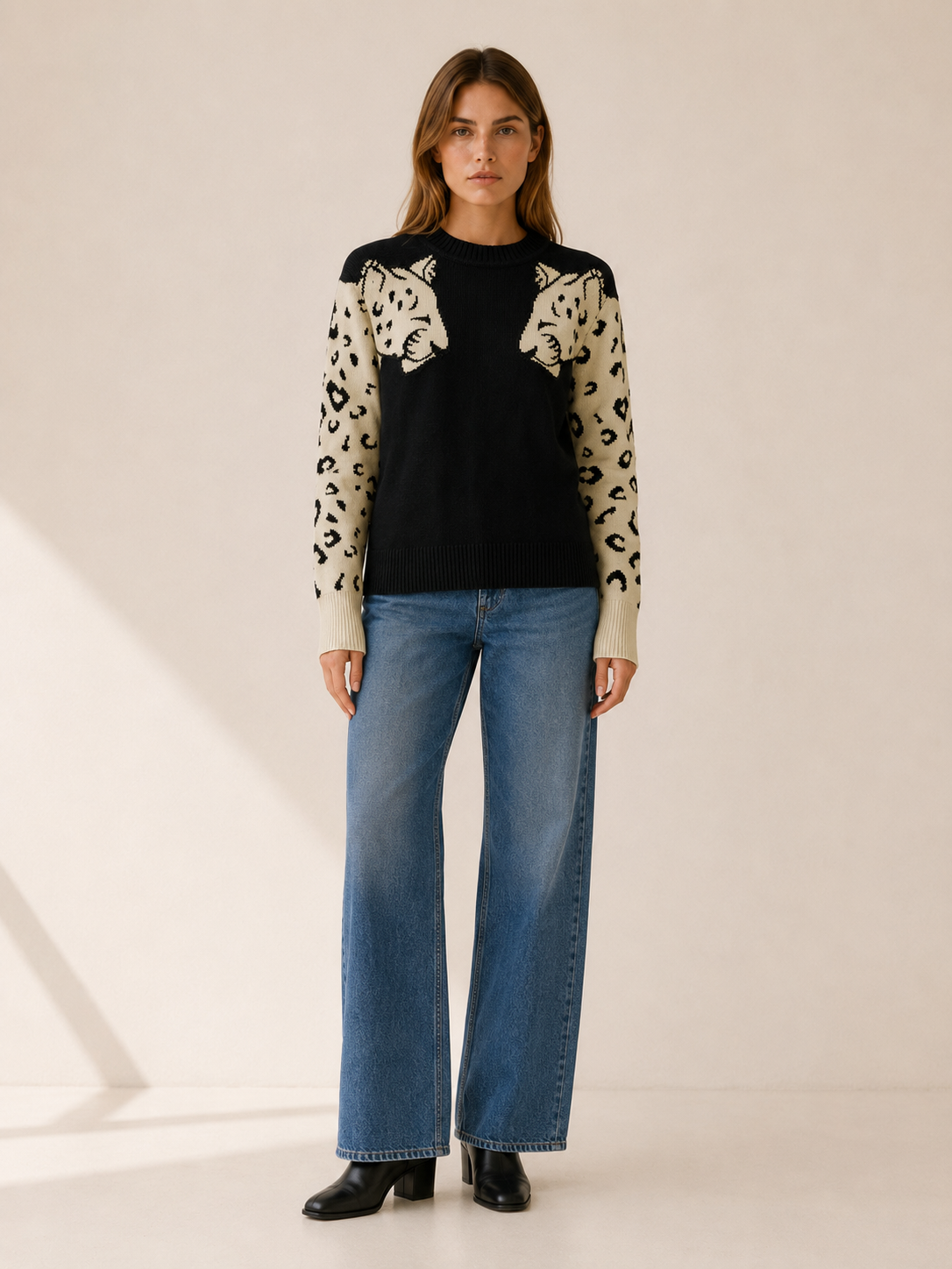 Yseloria | Knit Sweater with Leopard Motif and Round Neck