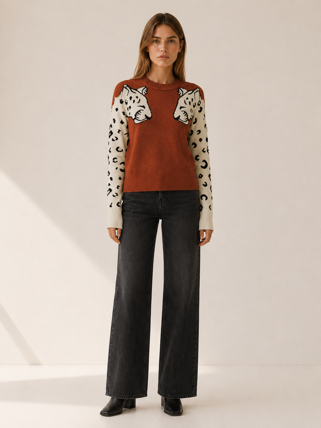 Yseloria | Knit Sweater with Leopard Motif and Round Neck