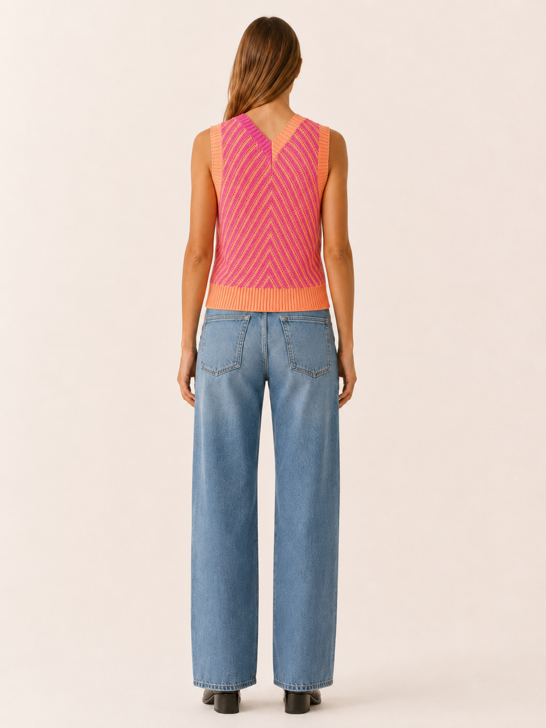 Zarelia | Sleeveless Jumper with V-Neck and Contrast Trim